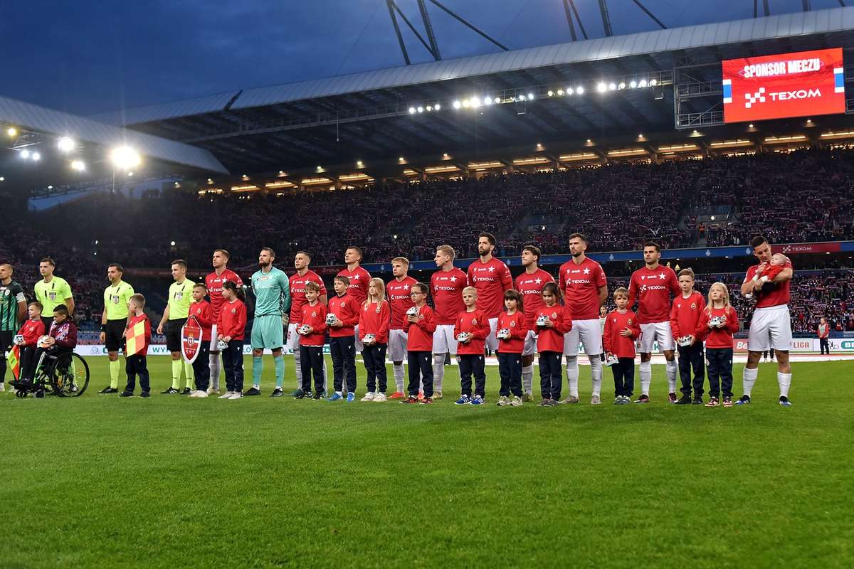 Два видула, Полония и Мидени будут бороться за повышение в Премьер -лиге. У кого есть лучшие шансы?