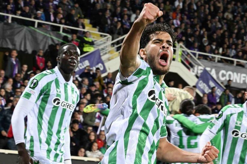 Энтони снова становится, продвижение Бетиса после дополнительного времени. В финале лиги конференции он встретится с «Челси»