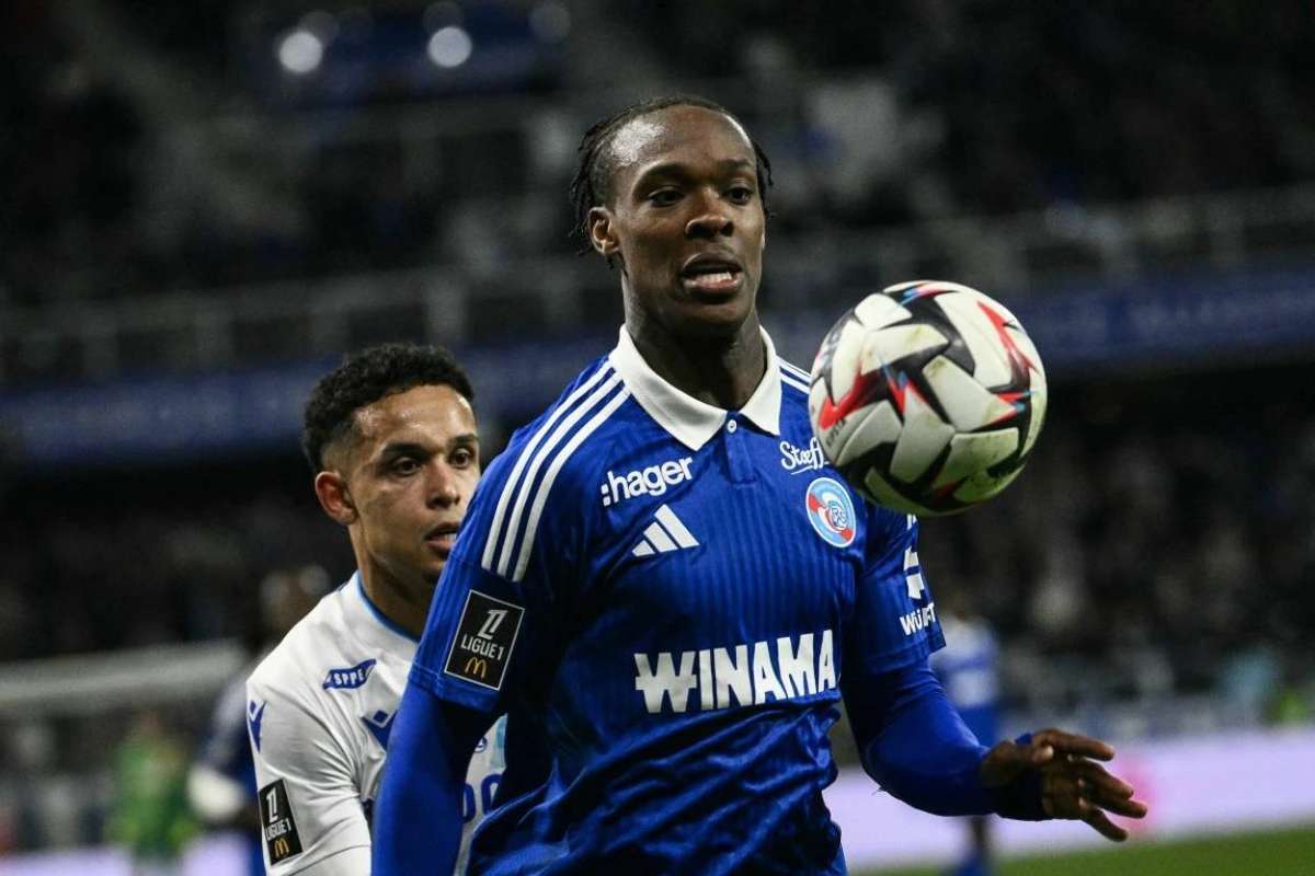 Челси получит игрока из сестринского клуба? Голландский нападающий в блюзе