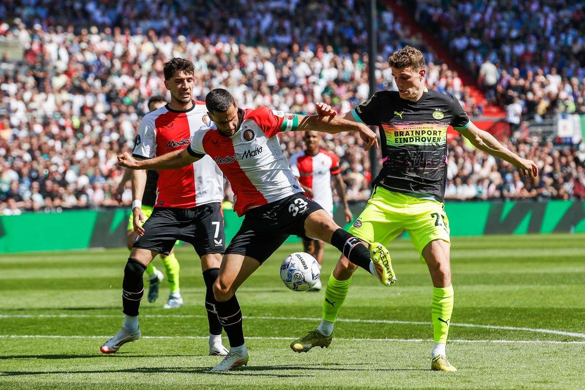 От небес до ада - Фейеноорд Модера проиграл из PSV в последние секунды и теряет свой шанс на LM