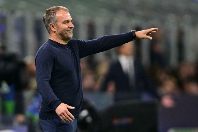 Ханси Флик, после получения трех национальных трофеев, продлевает контракт с Барселоной до 2027 года.