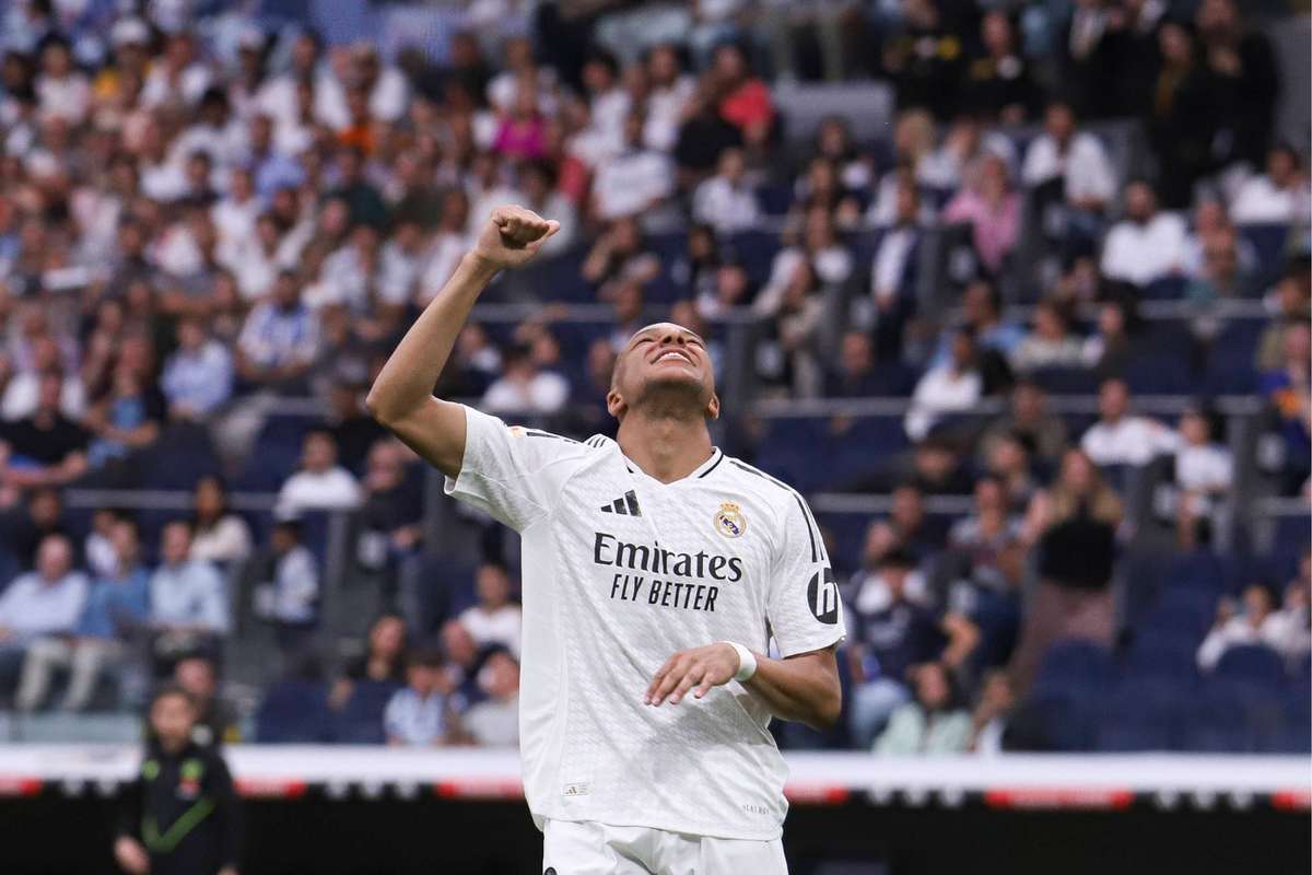 Kylian Mbappé Победитель Golden The Shoe за сезон 2024/25, Lewandowski четвертый