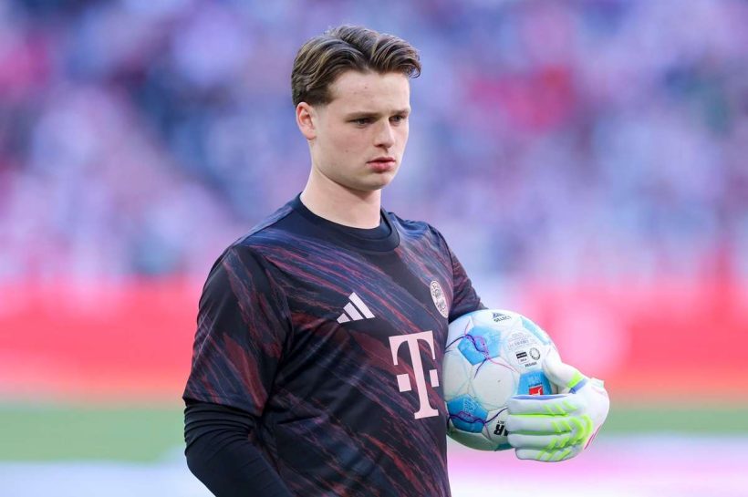 Двойной чемпионат вратаря Джонас Урбига