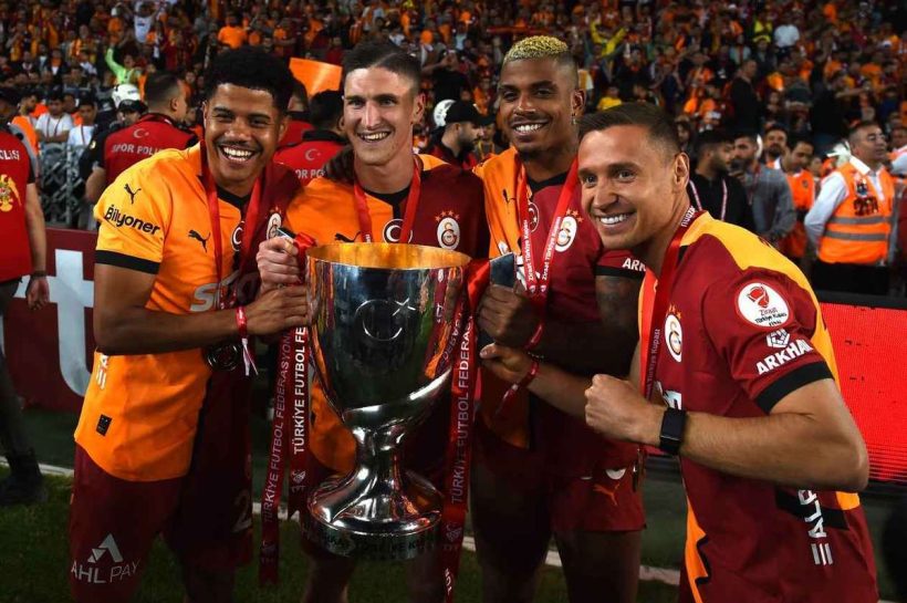 Galatasaray Frankowski с двойной короной в Турции, вратарь вратаря