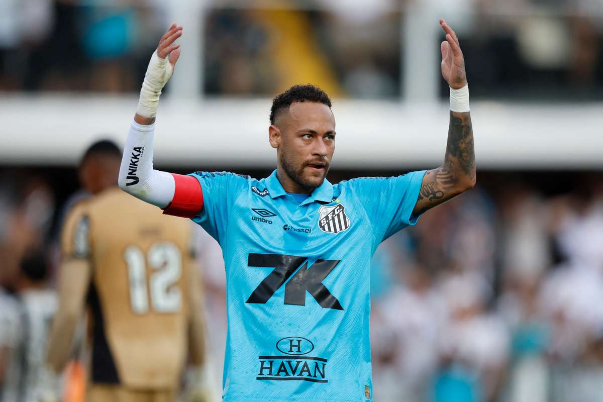 Неймар намерен остаться в Сантосе. Мы отвергли несколько предложений, раскрывает его агент