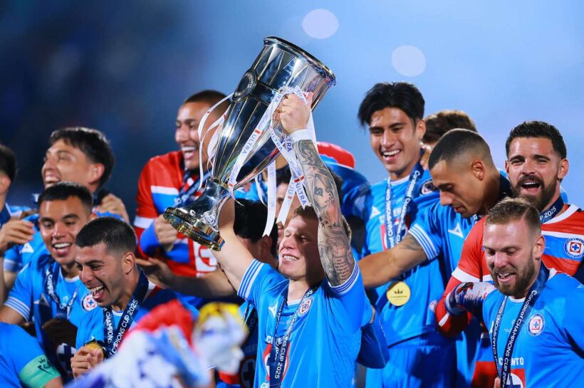 Круз Азул выигрывает седьмой Кубок Чемпионов КОНКАКАФ. Богуш с целью в финале
