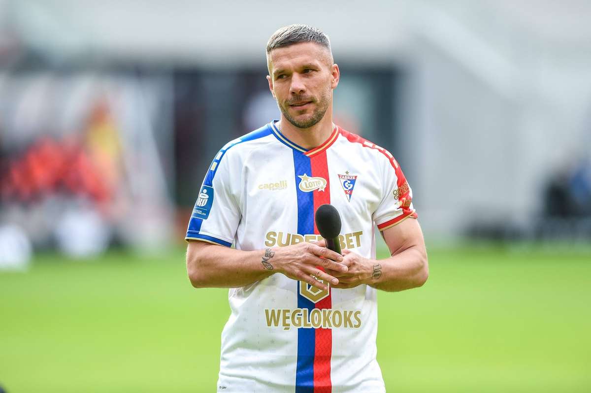 Подольскому исполнилось 40 лет, но он все еще думает о том, чтобы играть в футбол. "Я всегда даю 110 процентов"