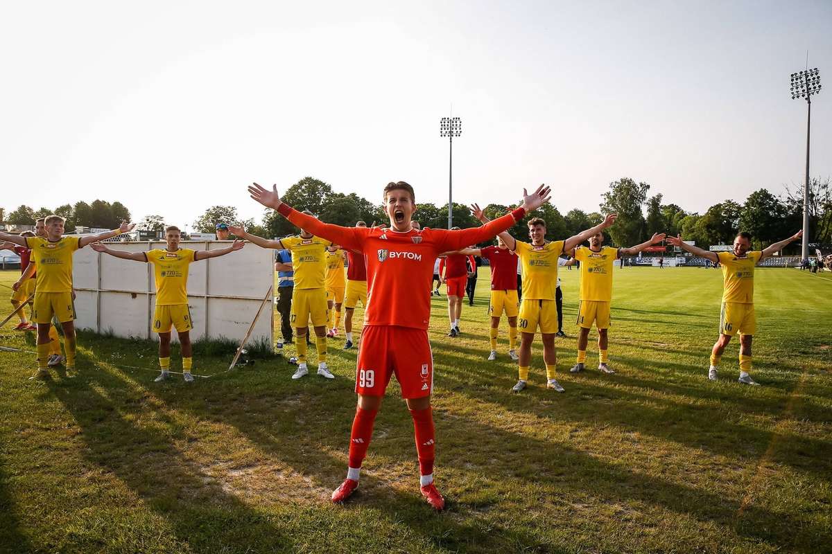 Конец сезона Бетклика 2 -й лиги, вот расписание матчей игры в 1 -й лиге