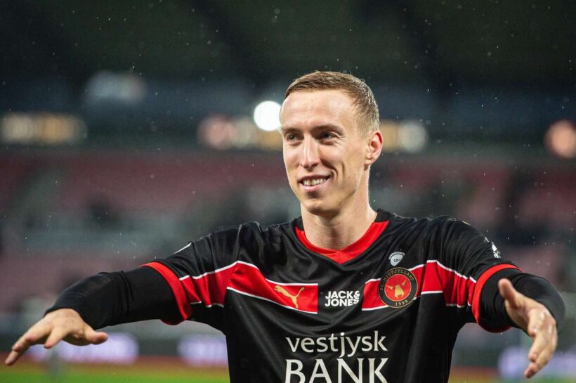 Адам Букса открывает сезон для Миджилленда, он помог остановить Оденс