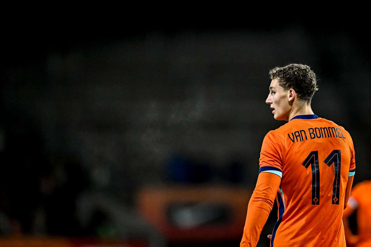 Рубен ван Боммель официально переходит от AZ в PSV за 16 миллионов евро