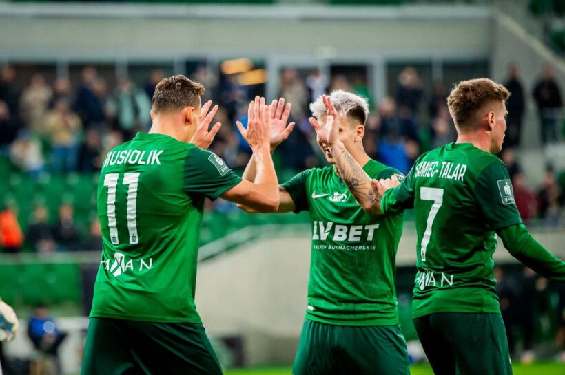 Силезия, задержанная на открытии сезона, Specatual вырвалась в дебют в дебюте