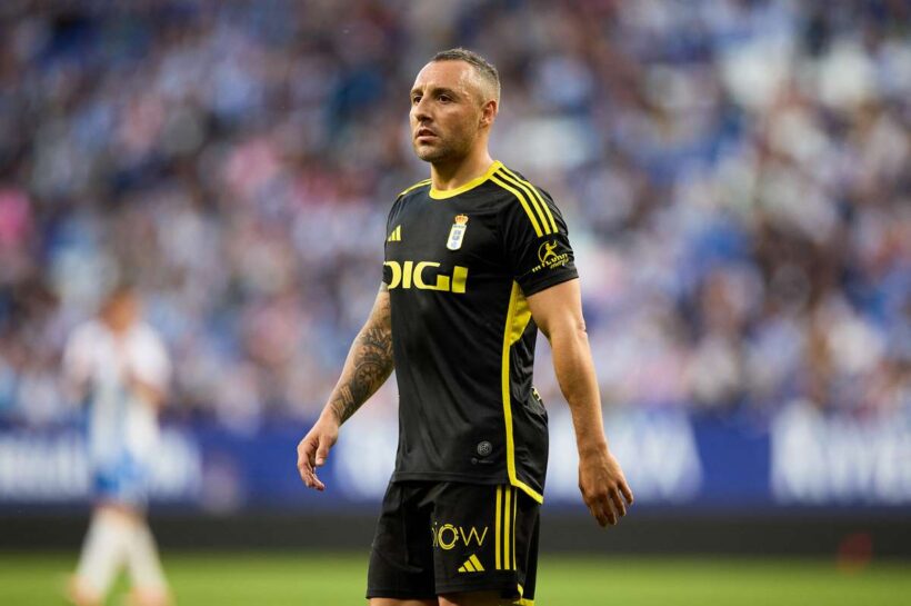 Санти Какорла продлил контракт с Реалом Овьедо еще на один год в возрасте 40 лет