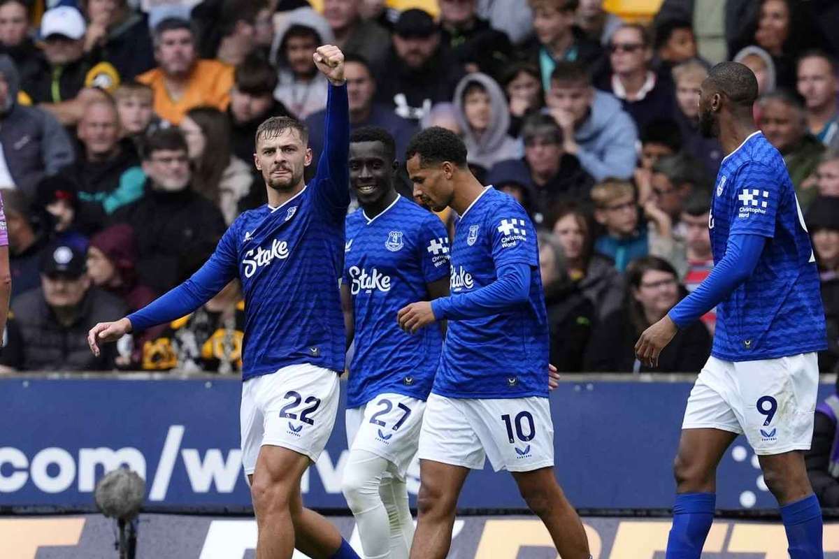 Эвертон набрал ценные три очка. Грелиш снова впечатлил