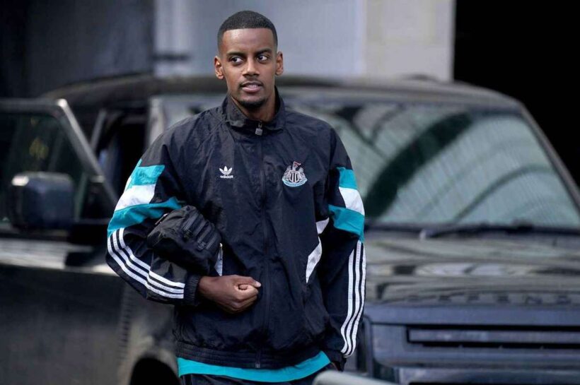 Исак должен был тренироваться в одиночку по порядку Ньюкасла перед лицом интереса Ливерпуля