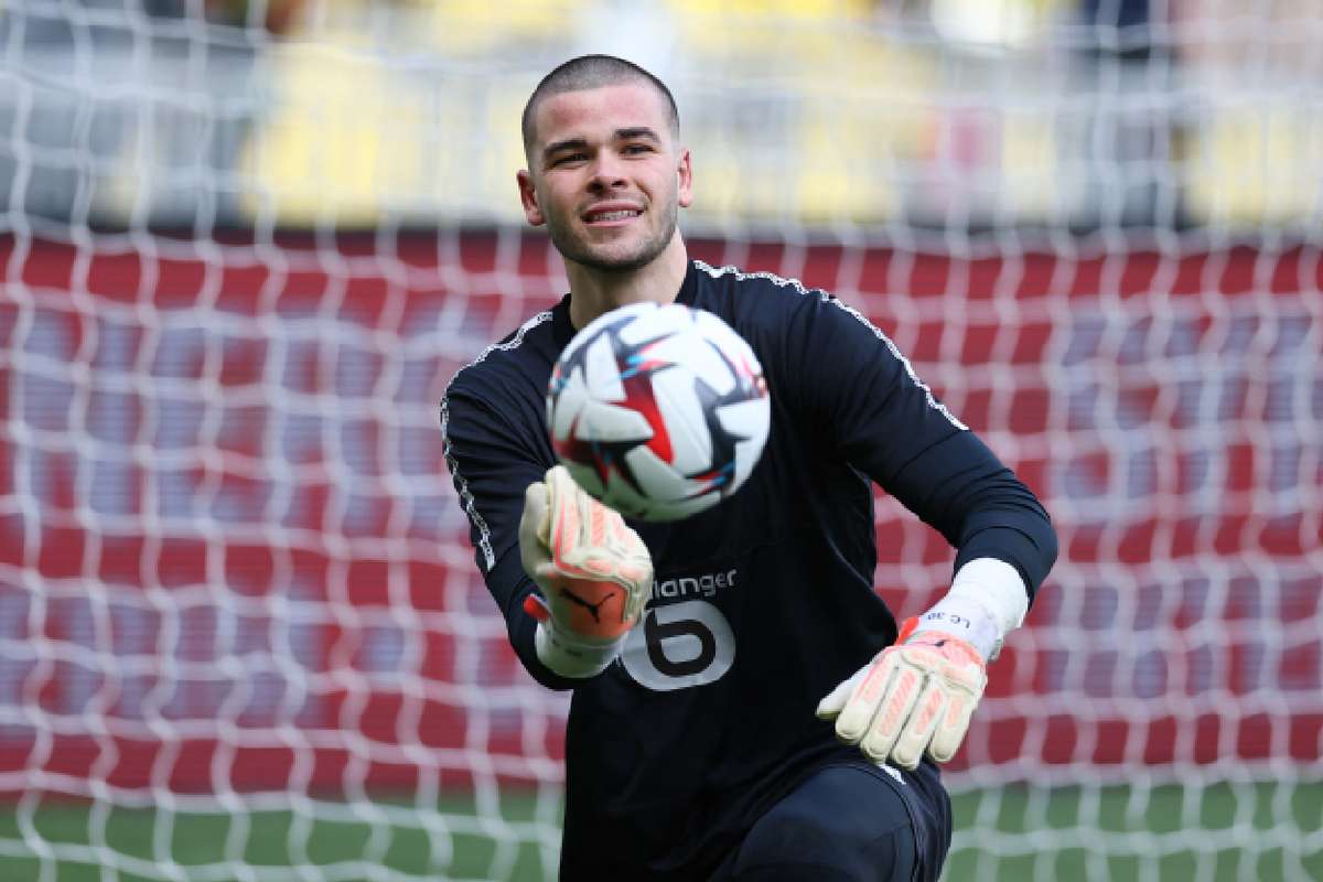 PSG подтверждает подписание контракта с французским вратарем Лукасом Шевалье из Лилля до 2030 года