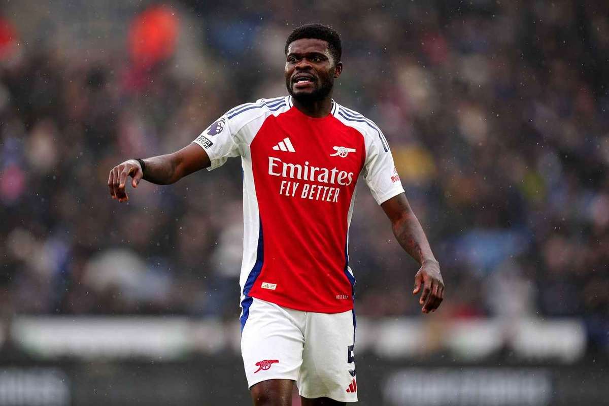 Группа сторонников Вильярреала выступает против приобретения бывшего полузащитника Арсенала Томаса Парти