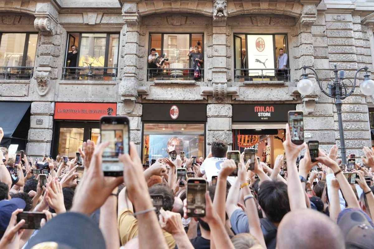 Толпы на презентации Modricia: я принесу свой опыт в AC Milan, я взволнован