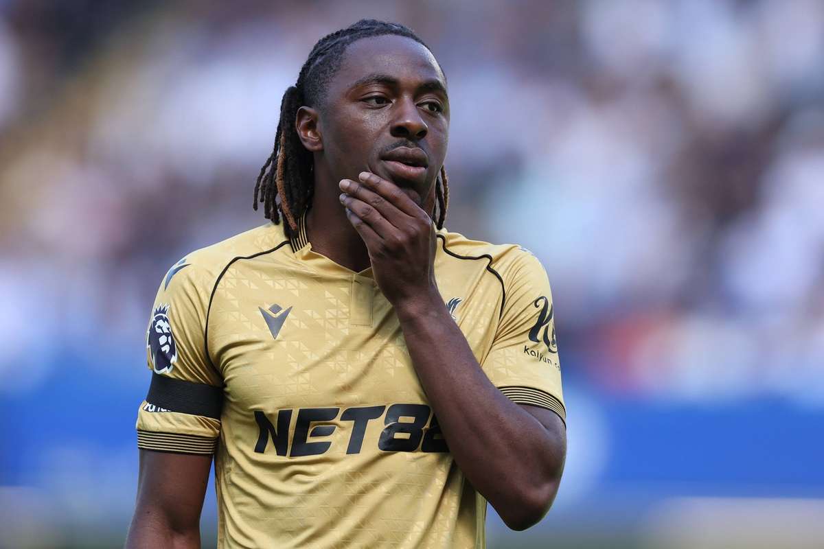 Шпоры возле следующей передачи Эз должен укрепить атаку. Гвардиола не отпустит Савинью уйти