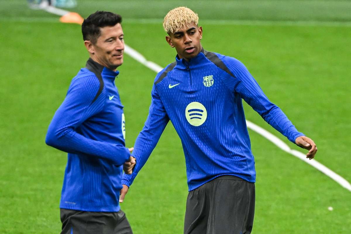 УЕФА финансово наказал Левандовски и Ямал, тренер Флик приостановлен