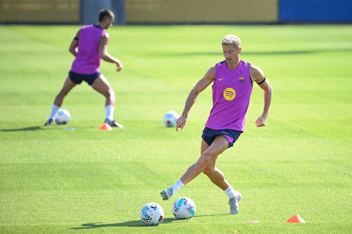 Левандовски с травмой мышц бедра. Полюс не будет играть на воскресной встрече Барселоны