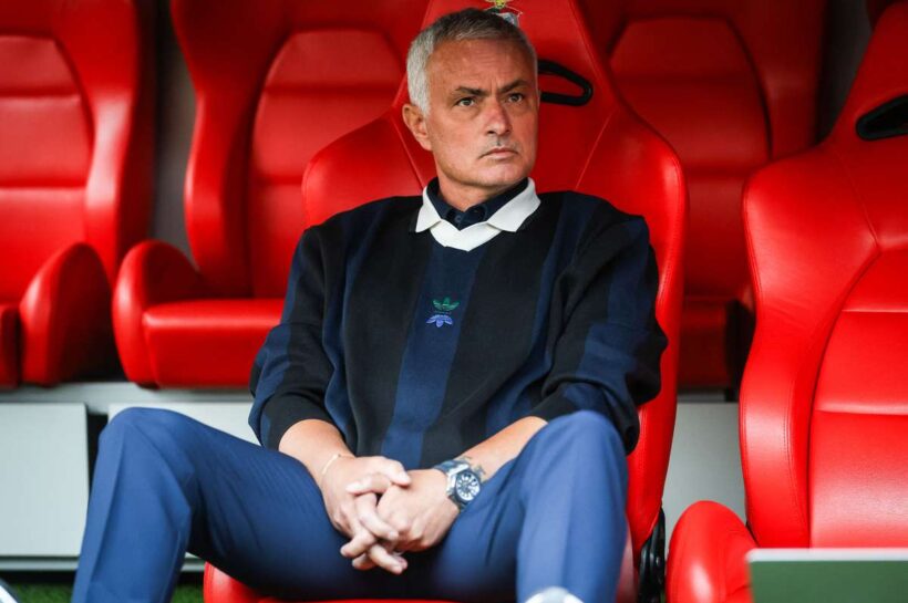 Хосе Моуринью выпустил из Фенербахче. У Шимански будет новый тренер