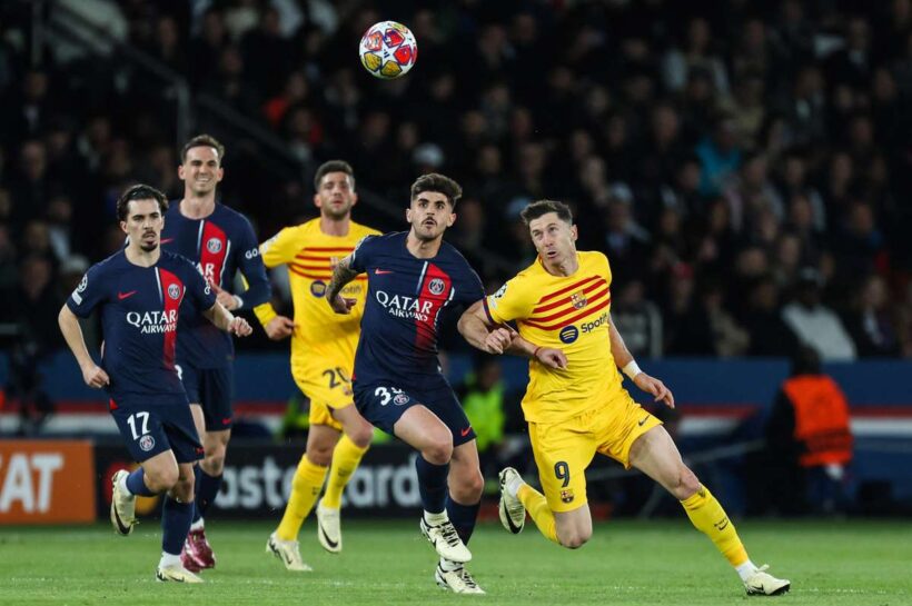 Левандовски сыграет с защитником названия, Зиелиньски полетит в Мадрид. Трудная задача Кохальски