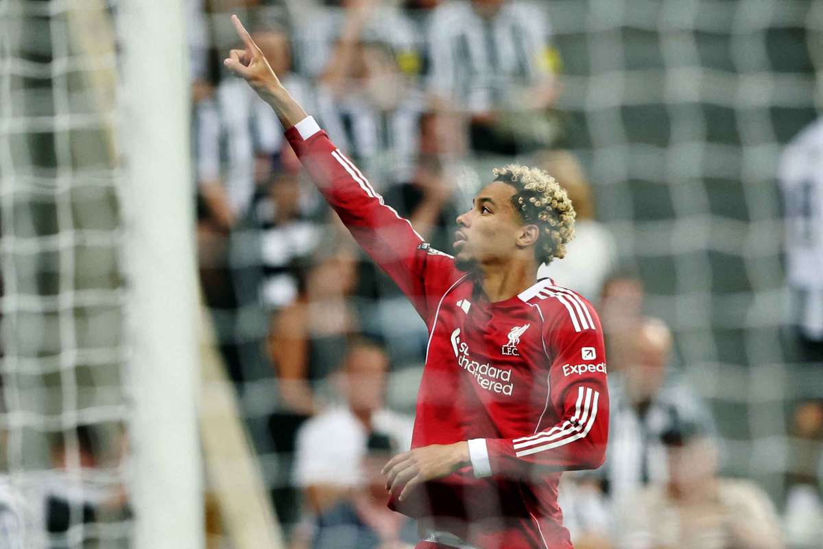 Ekitike не боится конкуренции, он готов бороться за место в Ливерпуле с Исаком