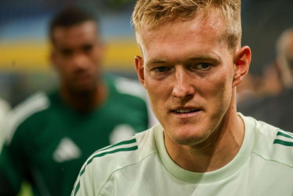 Кароль świderski’s Doublet, но разрыв шеста не спас Panathinaikos от скольжения