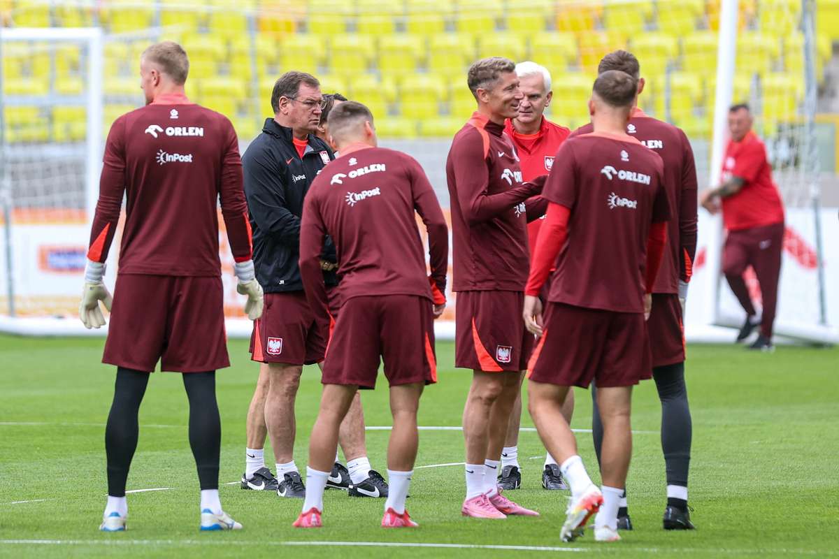 Мы будем играть за очки с Нидерландами в тени дебюта Урбана и возвращения Левандовского