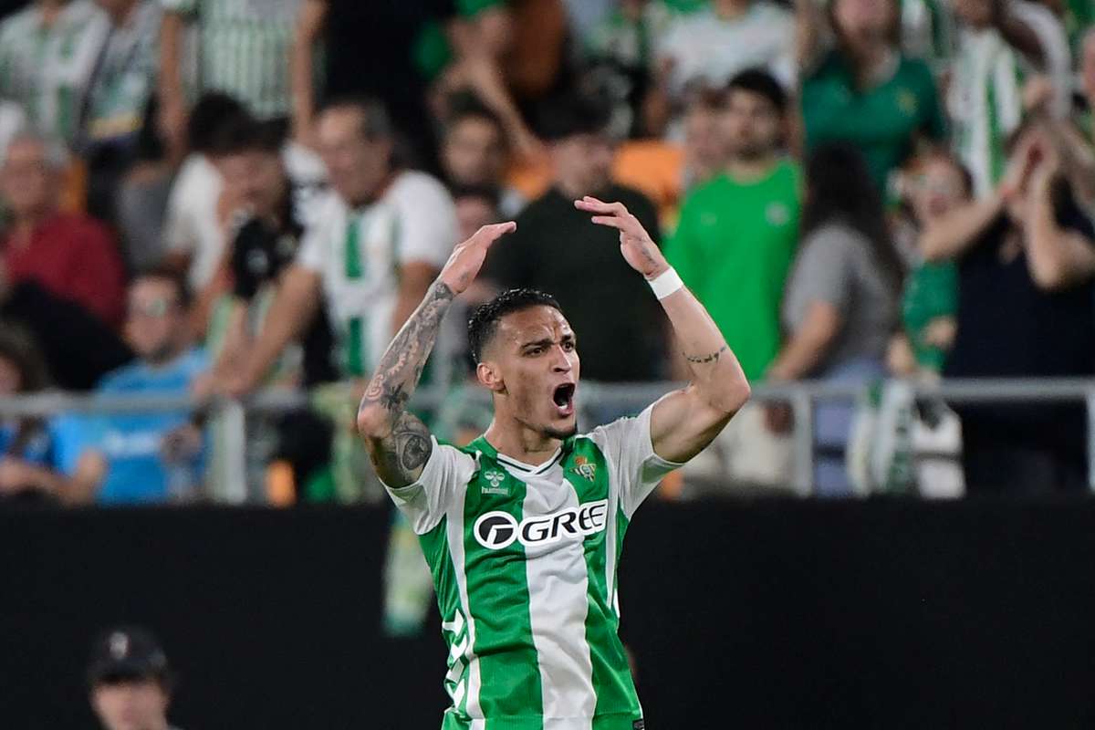 Аннотинский герой столкновения с Ноттингемом, победой Рома. Данте побил запись