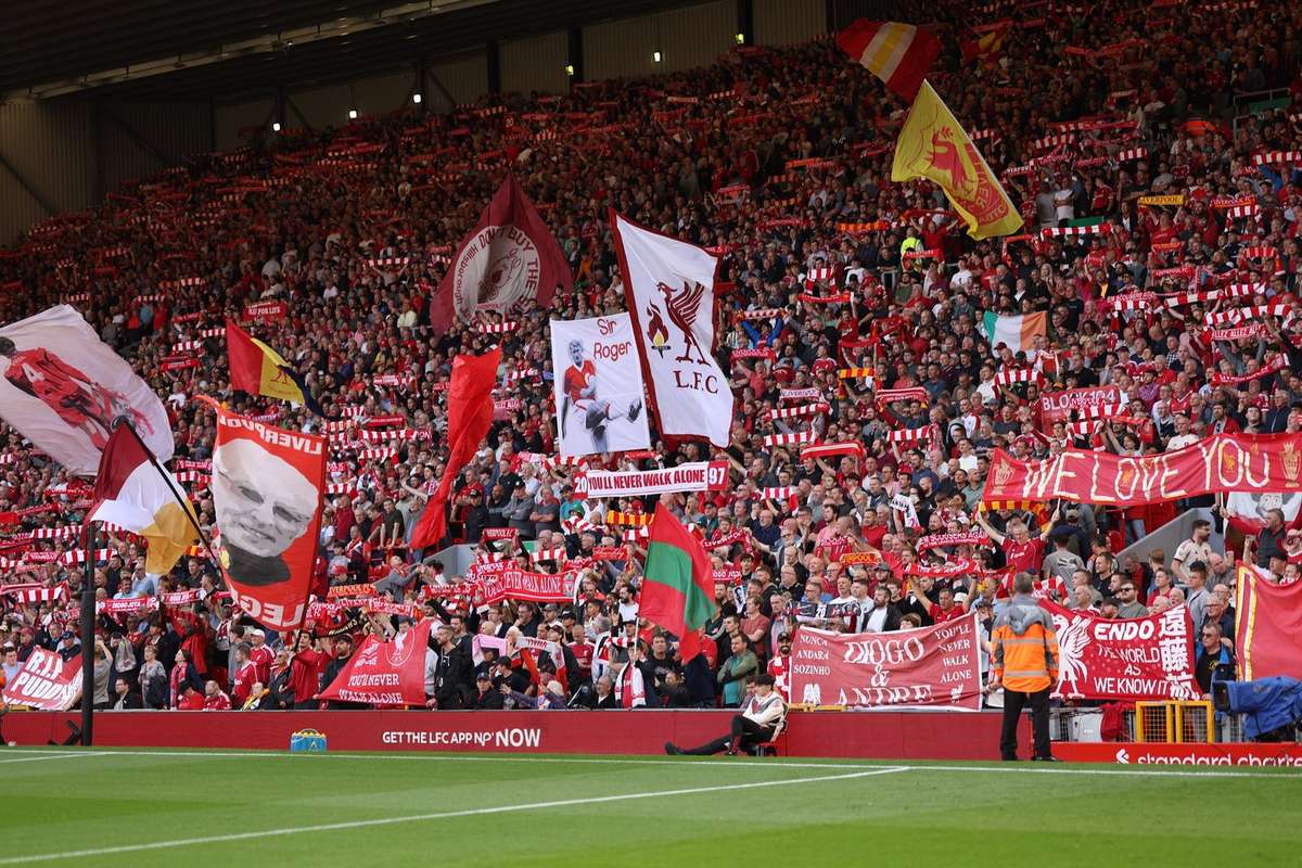 Футбол не мобильный цирк: сотни групп сторонников против матчей лиги за рубежом