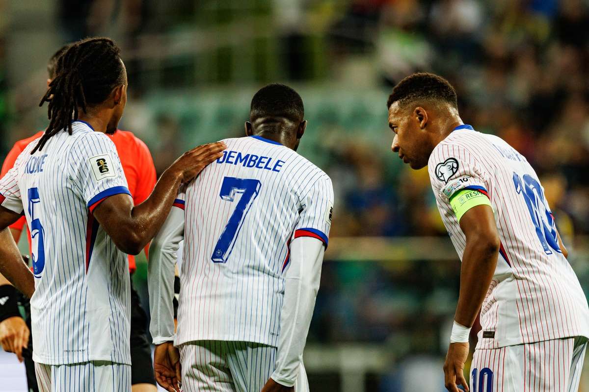 Реакция Кайлиана Мбаппе после того, как Золотой мяч был забит Дембеле. "Вы это заслужили"