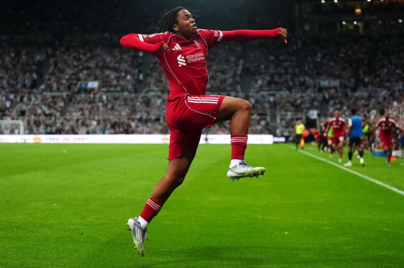 Ливерпуль вознаграждает 17-летний Нгумоха, который подписывает первый профессиональный контракт