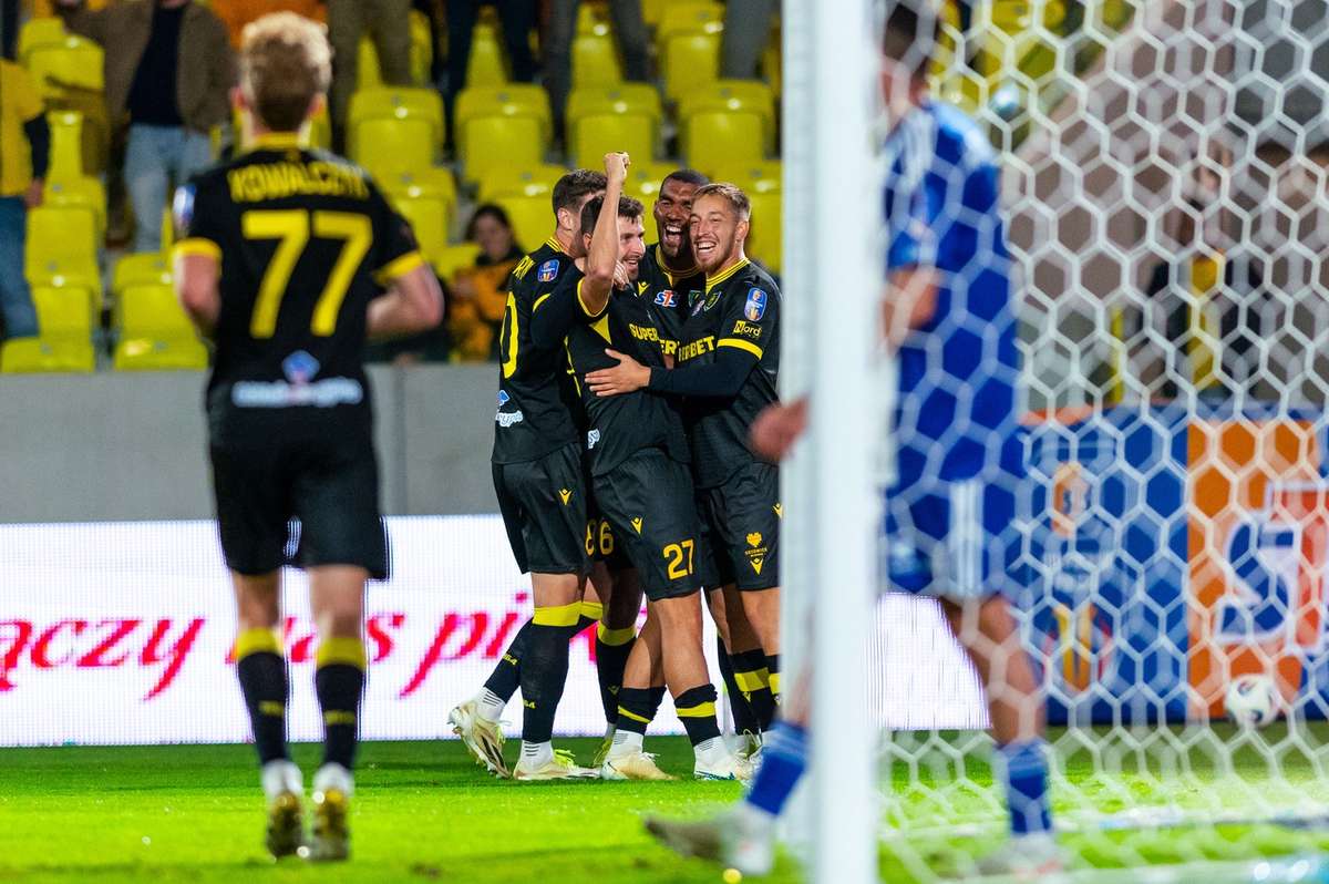 Сюрпризы для открытия Польского Кубка, хет-трик Бартоша Новака устраняет Висла Плаука