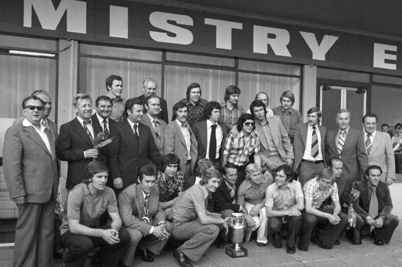 Словакия официально чемпион Европы, после многих лет УЕФА наградил трофей