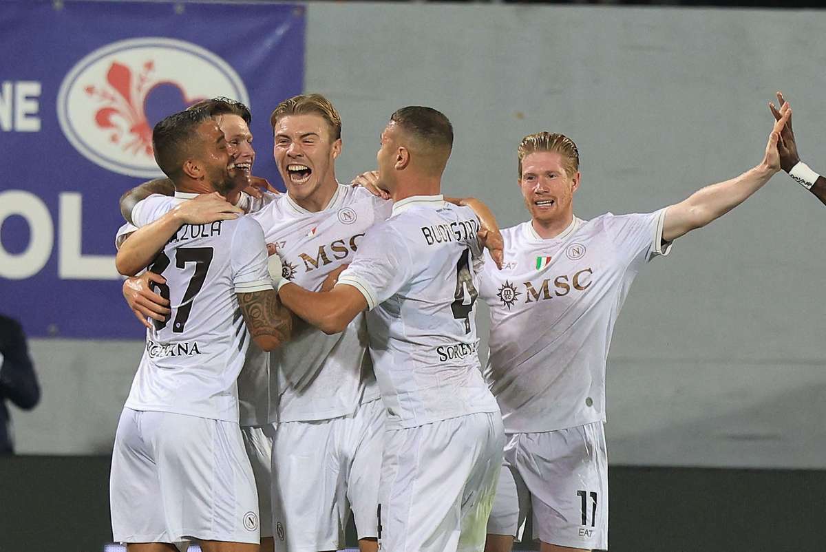 Hojlund забивает цель в своем дебюте, Наполи плавно преодолевает Fiorentina и остается лидером