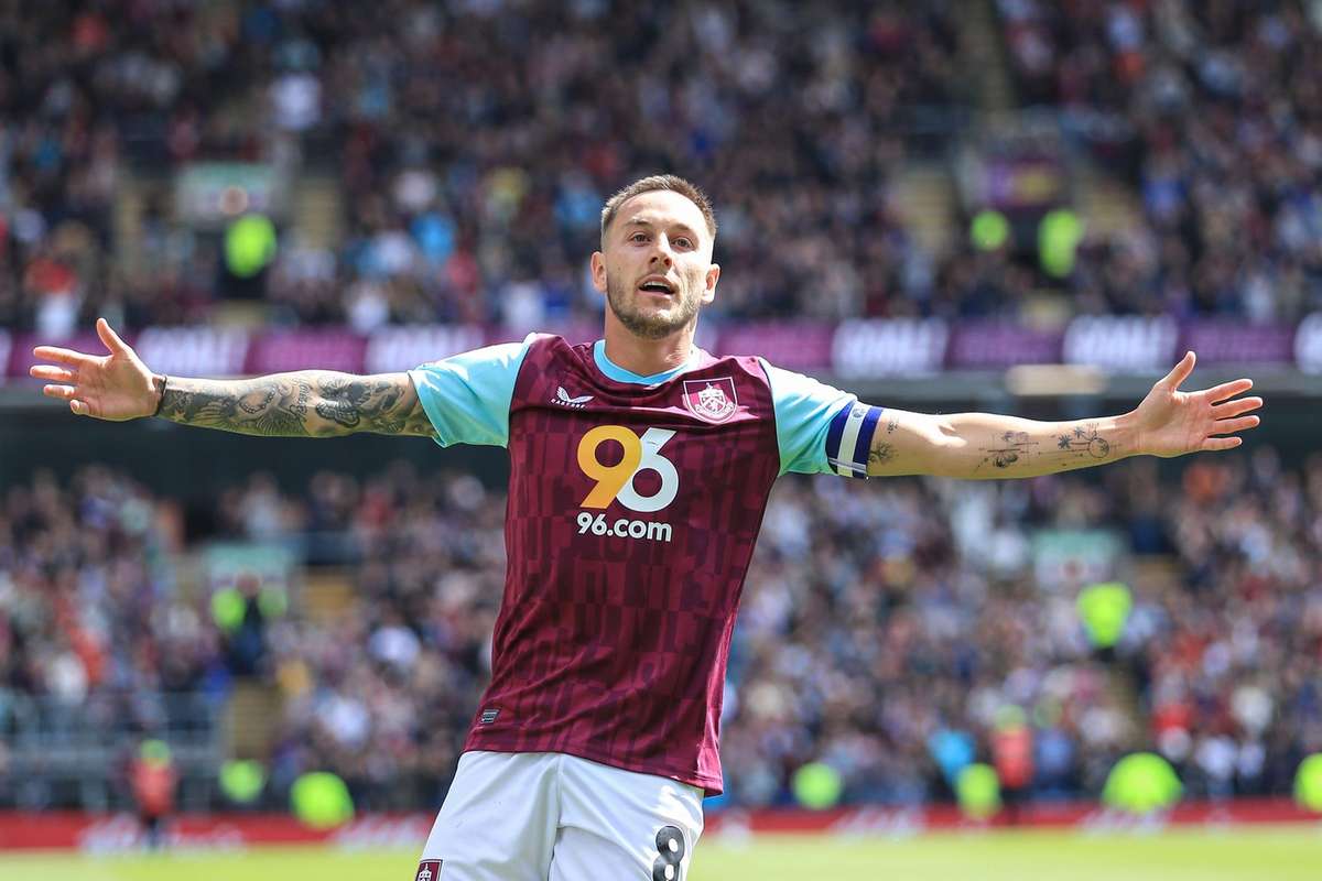 Джош Браунхилл отвергает предложения из Премьер -лиги и выбирает Аль -Шабаб