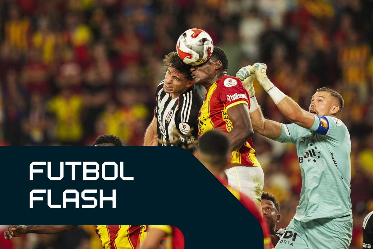 Flash Football: Лис играет в Besiktas, Зидан будет играть за Алжир. Поражение полюсов со штутгартом