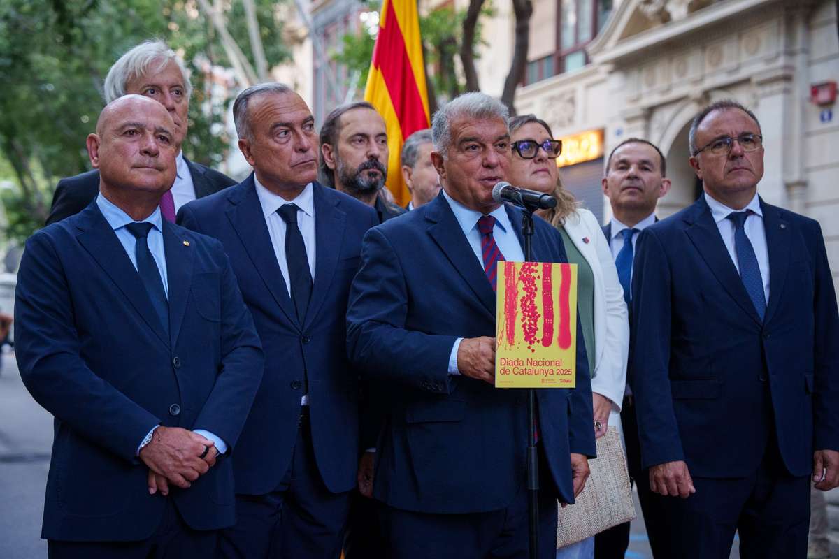 Джоан ЛаПорта обещает вернуться в Барселону в Камп Ноу "как можно скорее"