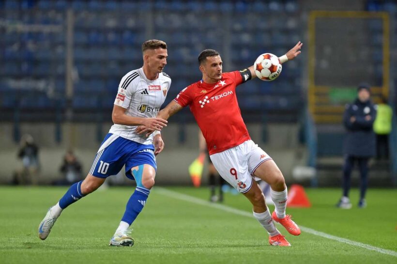 Полония байтом долгое время сражалась, но она возвращается из Кракова без очков. Висла укрепляется