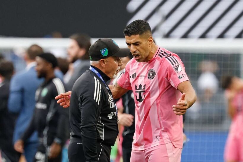 Суарес наказан шестизаметной дисквалификацией за плевание сотрудника Seattlers