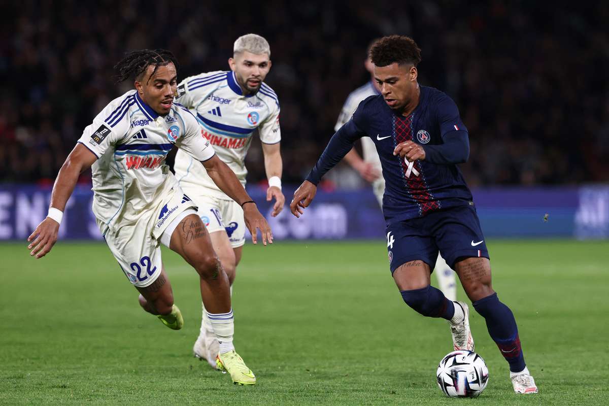 Пари Сен-Жермен потерял очки против Страсбурга и может покинуть лидирующую позицию