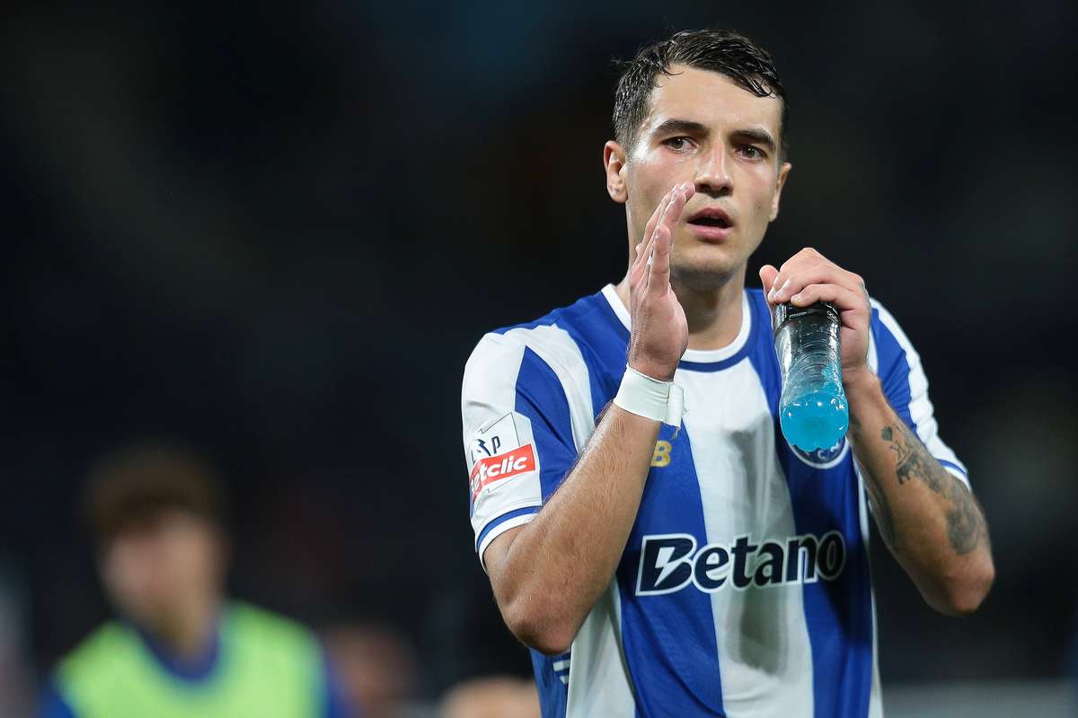 Португальские СМИ Хватит Беднарек и Кивиора после ничьей с Бенфикой