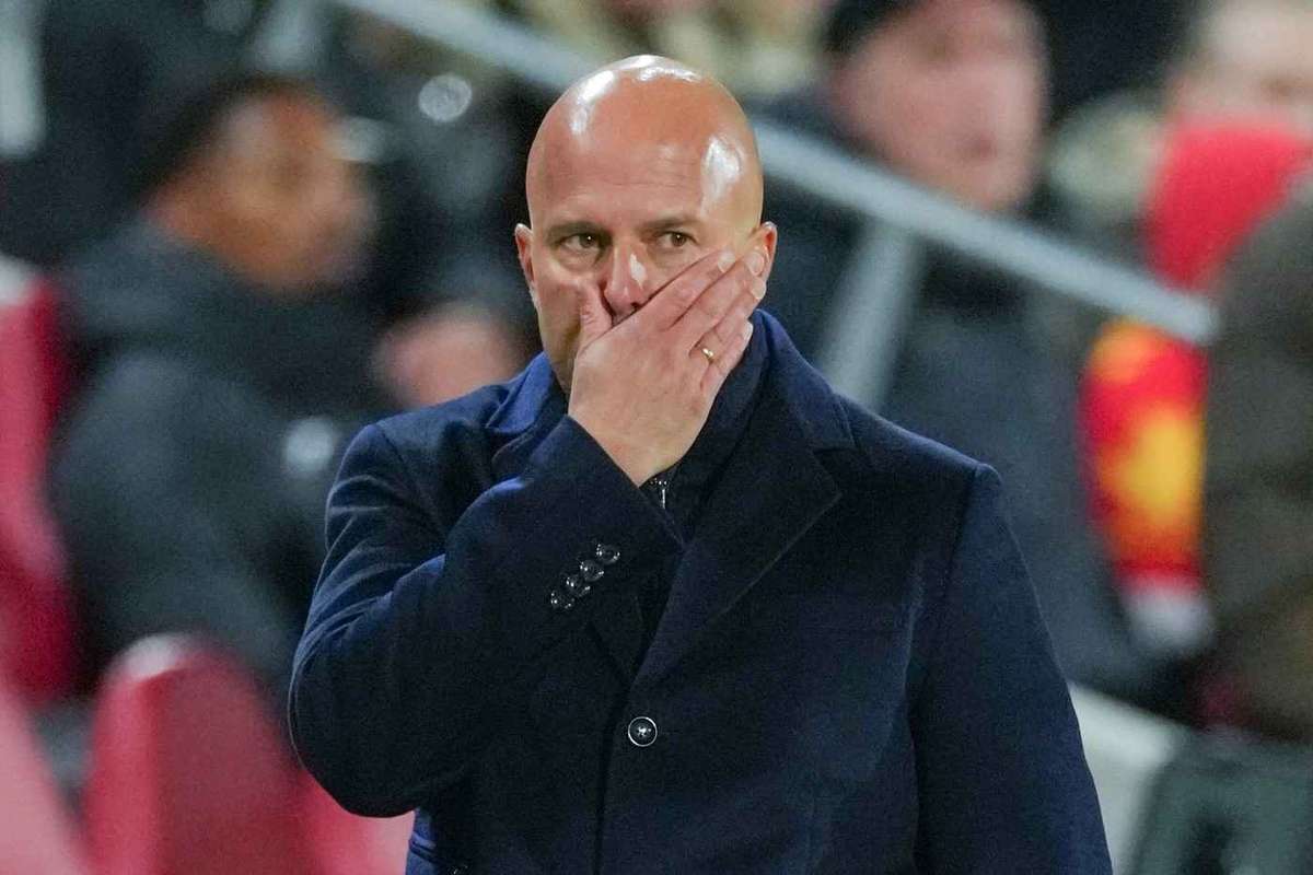 Каррагер раскритиковал «Ливерпуль Слоту». «Мы переживаем кризис»