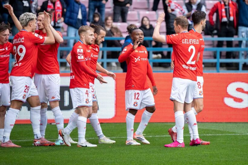 Дерби Краковской Вислы с Хутником спустя 28 лет. Первый подобный матч в истории Кубка Польши.