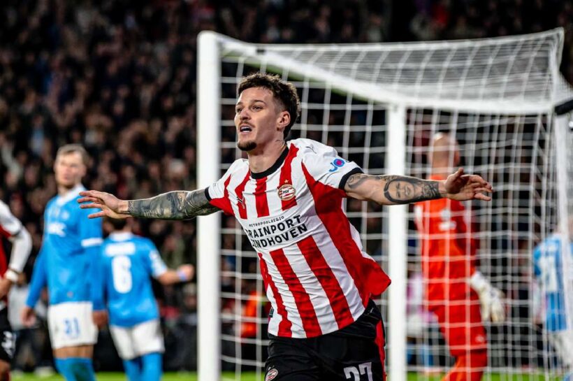 ПСВ побеждает «Наполи» и одерживает свою первую победу в Лиге чемпионов в этом сезоне