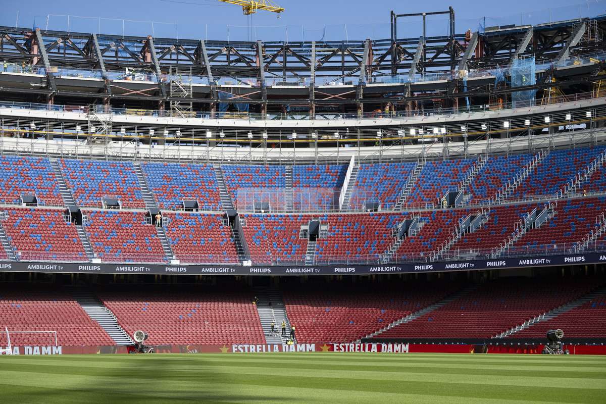 Возвращение Барселоны в Камп Ноу снова отложено, смена планов