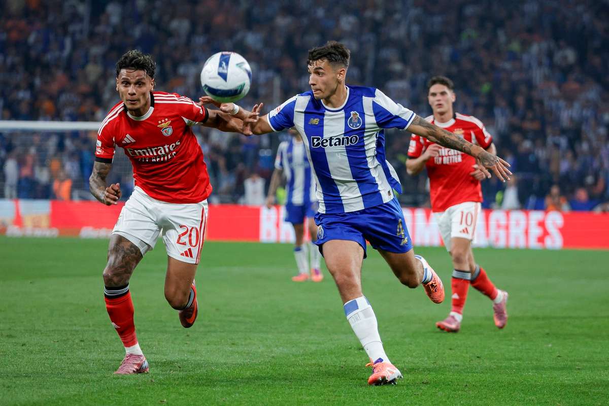 Беднарек и Кивиор задержали Бенфику Хосе Моуринью. Порту все еще без поражения в лиге