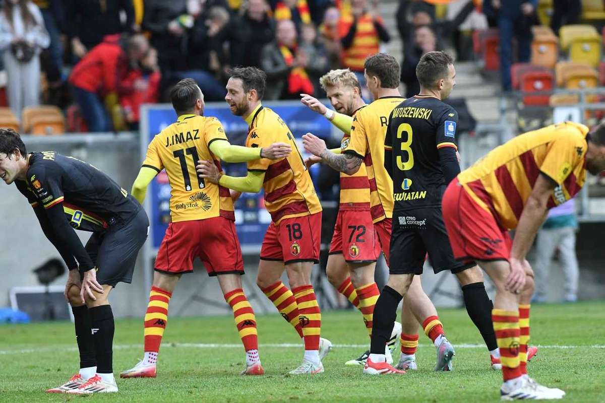 Воскресенье с Премьер -лигой: Doublet Lozano расширяет серию Jagiellonia и дает председателю лидера