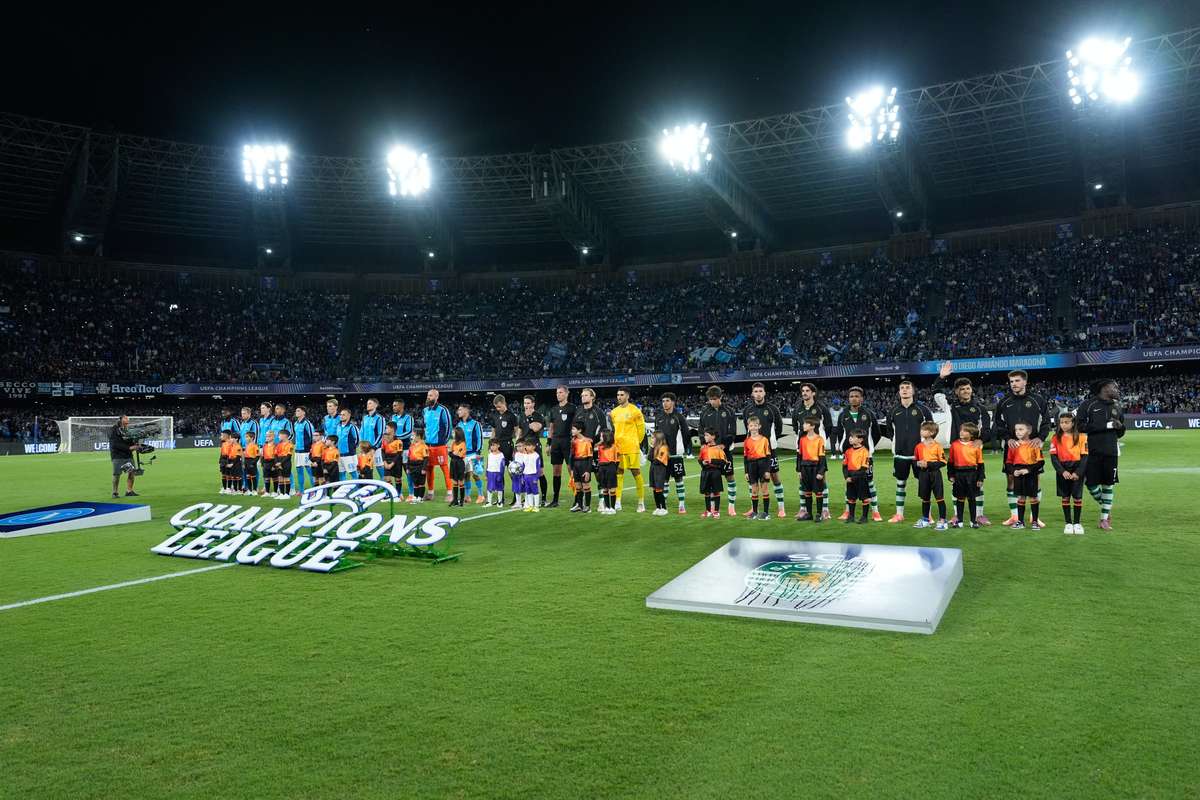 УЕФА отклонил просьбу Айнтрахта сыграть с Наполи без болельщиков